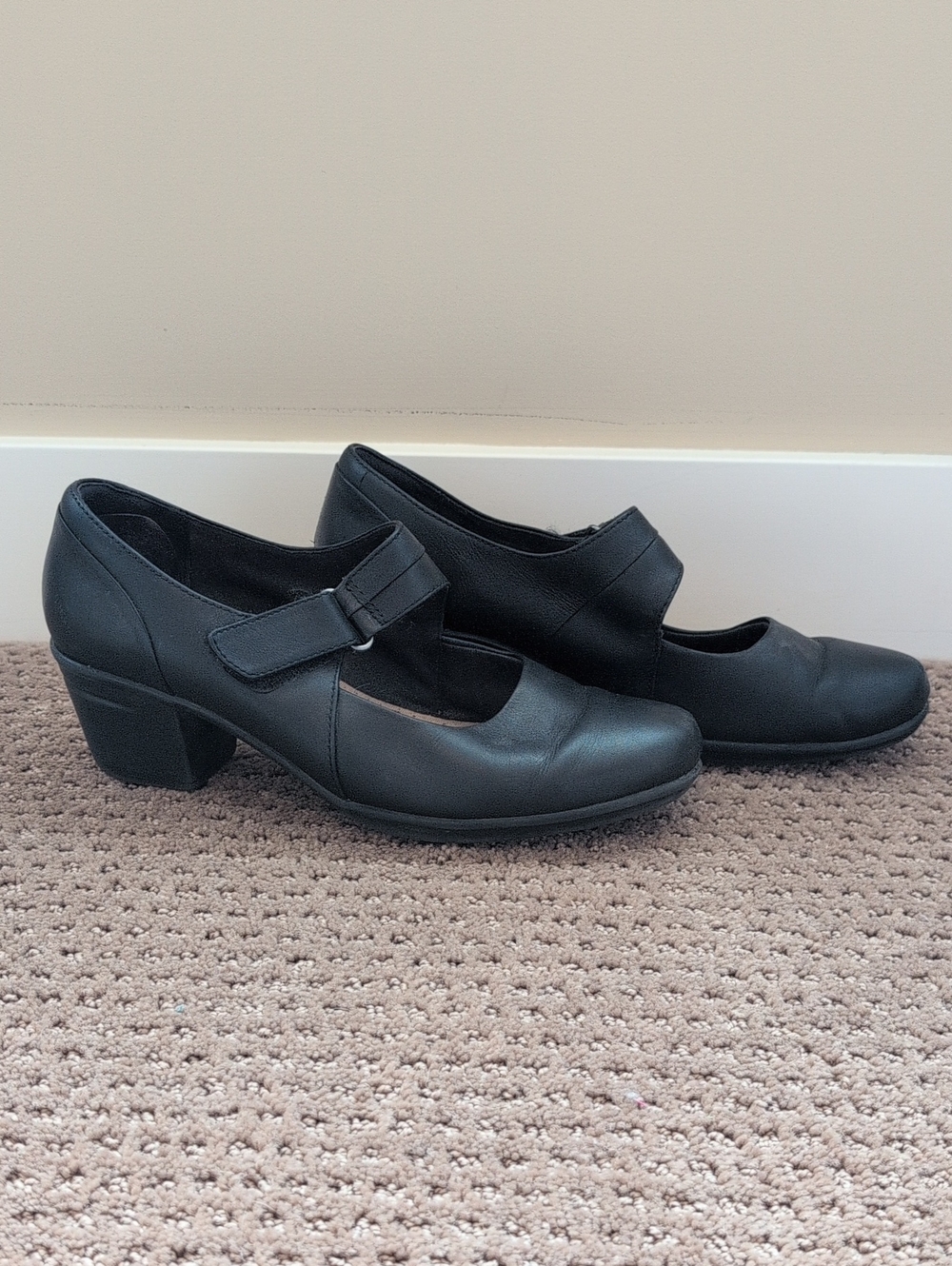 Women's Clarks Mary Janes - So Comfy